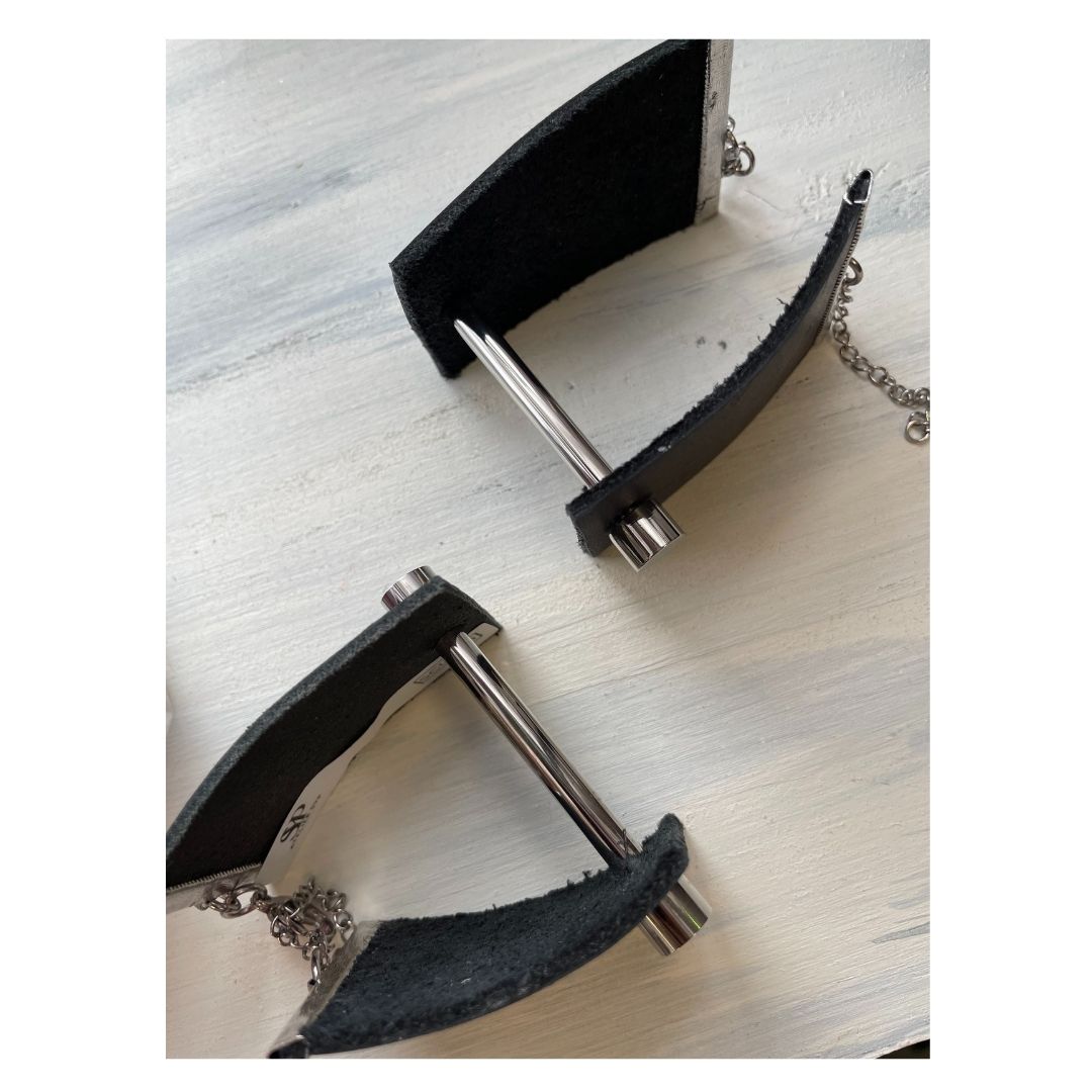 Chunky Leather Cuff Screw U Bracelet
