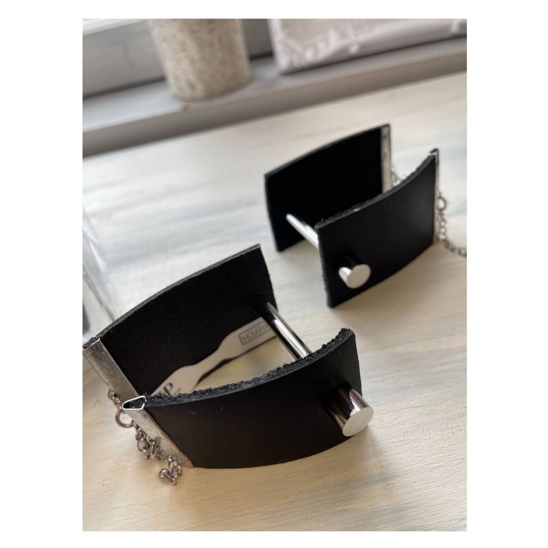 Chunky Leather Cuff Screw U Bracelet